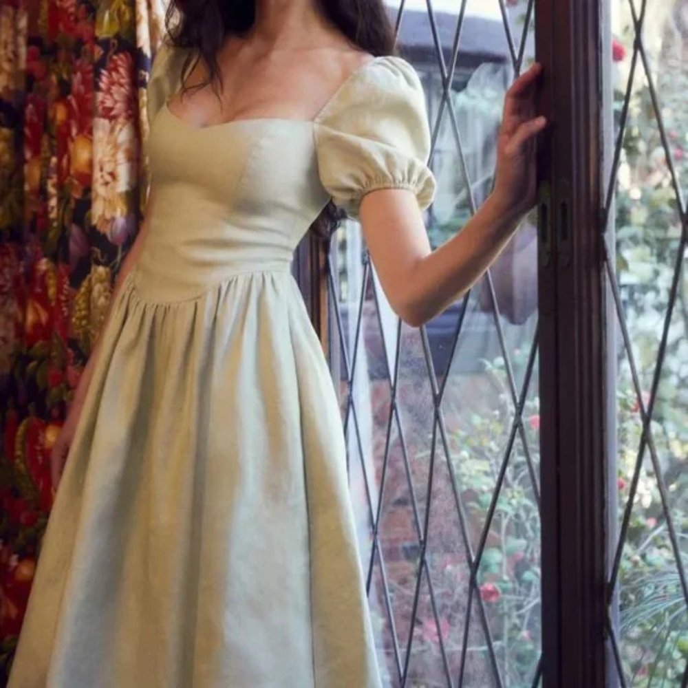 Reformation Davila Linen Dress in Dried Herbs